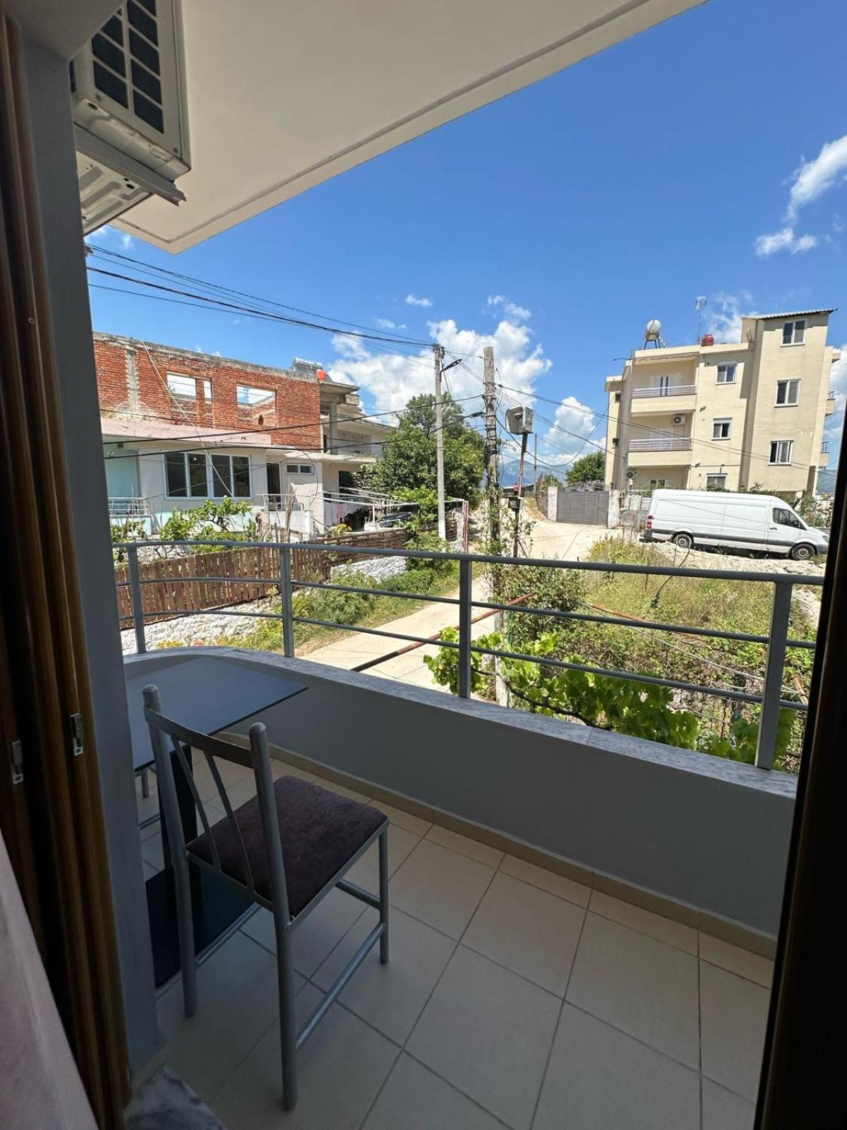 Evelina Ernild Rooms Sarande Bagian luar foto