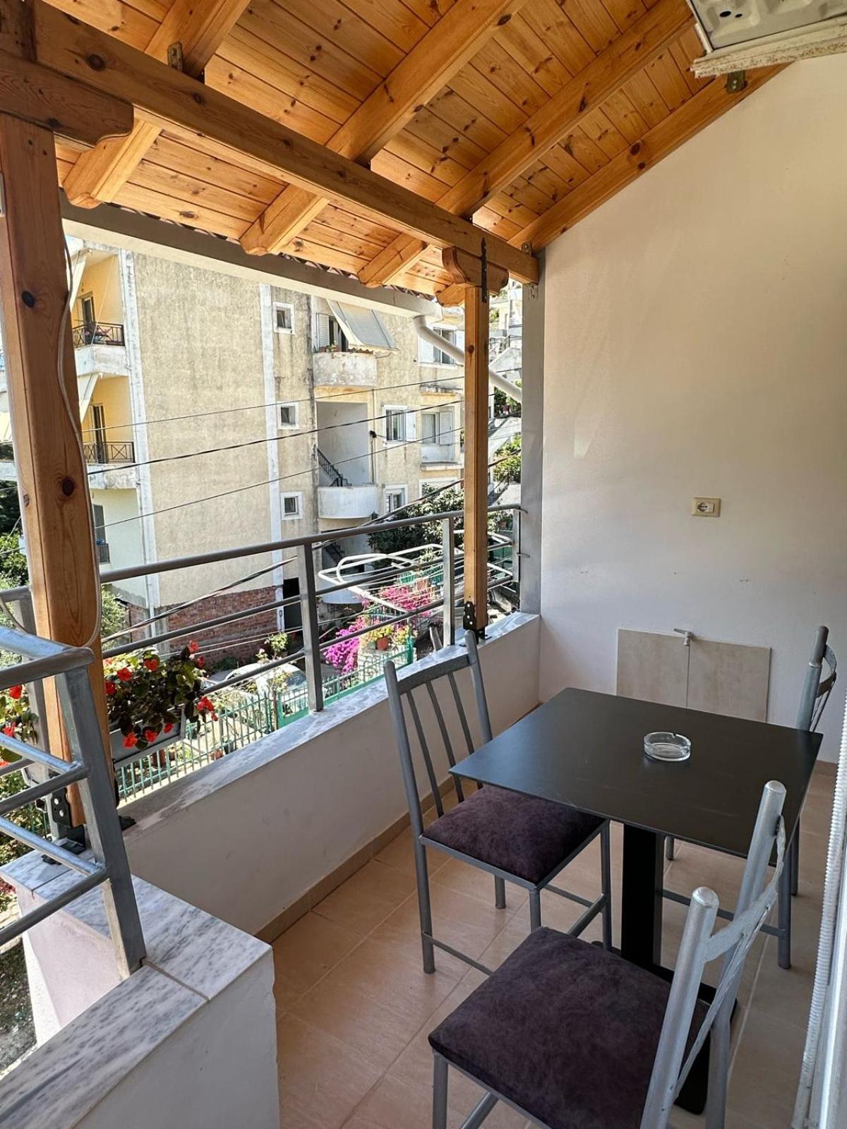 Evelina Ernild Rooms Sarande Bagian luar foto